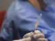Covid, via libera a emendamento su reintegro sanitari no vax: è scontro Covid, via libera a emendamento su reintegro sanitari no vax: è scontro