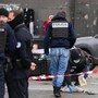 Francia, sparatoria nelle Yvelines: un morto e quattro feriti, indagini per terrorismo Francia, sparatoria nelle Yvelines: un morto e quattro feriti, indagini per terrorismo
