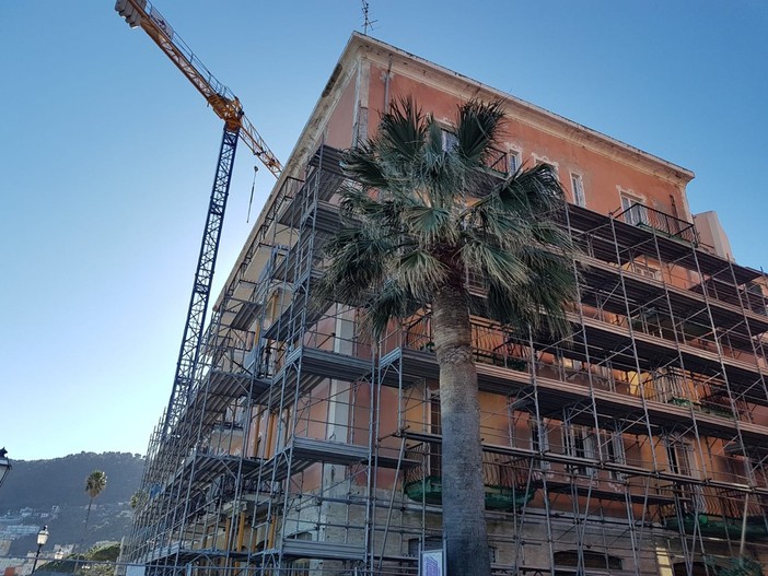 Laigueglia: partiti i lavori all'Hotel Windsor. Si punta alla riapertura per Pasqua 2020 Laigueglia: partiti i lavori all'Hotel Windsor. Si punta alla riapertura per Pasqua 2020