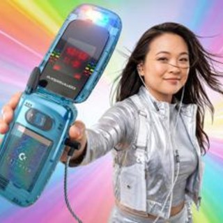 Digital detox, la rivincita dei 'dumb phone' da 400 dollari e della Gen Z che sogna di disconnettersi dai social Digital detox, la rivincita dei 'dumb phone' da 400 dollari e della Gen Z che sogna di disconnettersi dai social