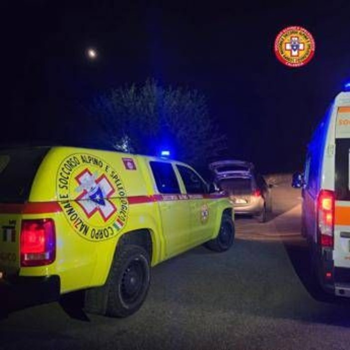 Precipita col trattore in una scarpata a Cosenza, morto agricoltore di 67 anni