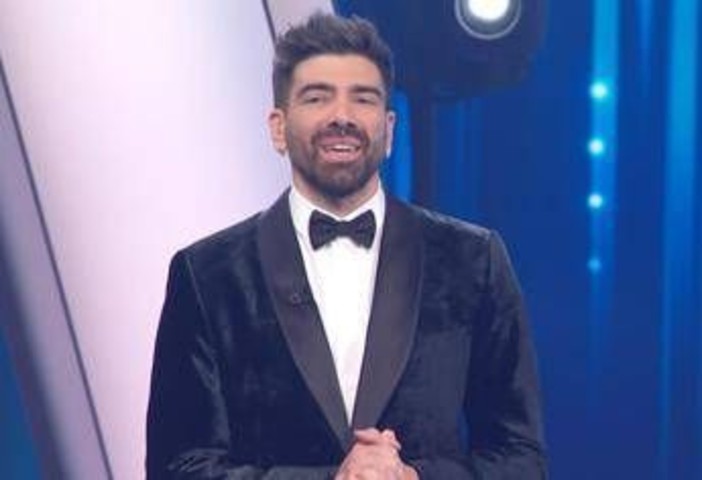 Sanremo, Gazzoli debutta all'Ariston per le nuove proposte: "Che emozione"