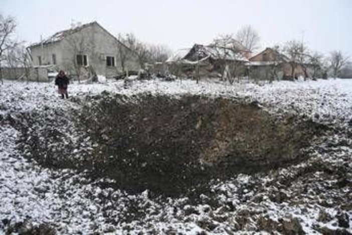 Ucraina-Usa, negoziati finiti a Berlino. La richiesta a Kiev: "Via dal Donbass"