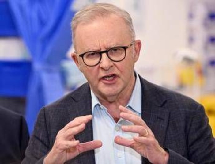 Australia, Albanese contestato in moschea: contro il premier urla e insulti Australia, Albanese contestato in moschea: contro il premier urla e insulti