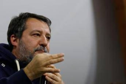 Crisi carburanti, Salvini: "Ue continua a dormire e ci blocca sugli aiuti"