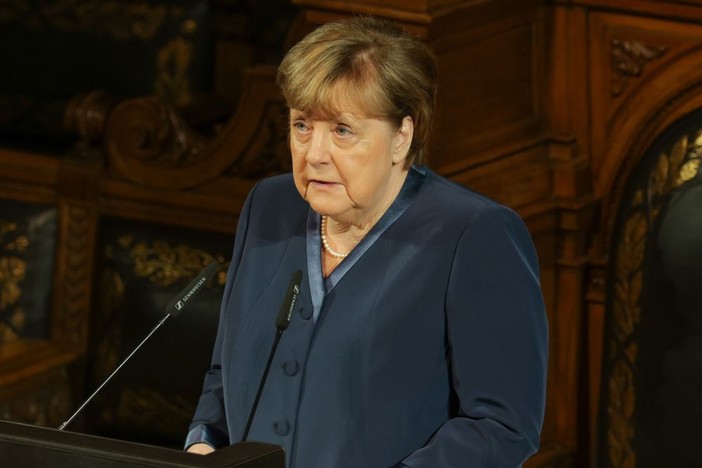 Germania, Merkel su vittoria AfD “Scioccante, ho il cuore a pezzi” Germania, Merkel su vittoria AfD “Scioccante, ho il cuore a pezzi”