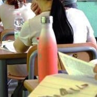 'Lista stupri' nel bagno del liceo Giulio Cesare, la condanna dei docenti: "Scritta inqualificabile"