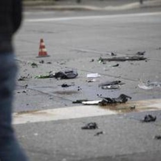 Como, schianto nella notte: morto 21enne Como, schianto nella notte: morto 21enne