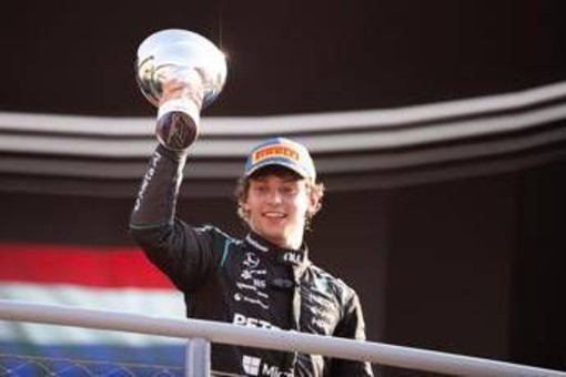Formula 1, Mercedes 'sfotte' Ferrari dopo Monza: "Un italiano vince con auto tedesca..." Formula 1, Mercedes 'sfotte' Ferrari dopo Monza: "Un italiano vince con auto tedesca..."
