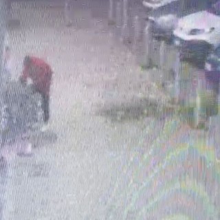 Tenta di rapire un bimbo di 5 anni al supermercato, 45enne arrestato a Caivano