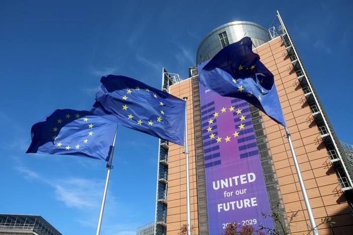 Cina, imprese pronte ad aumentare investimenti in Ue nonostante ostacoli normativi Cina, imprese pronte ad aumentare investimenti in Ue nonostante ostacoli normativi