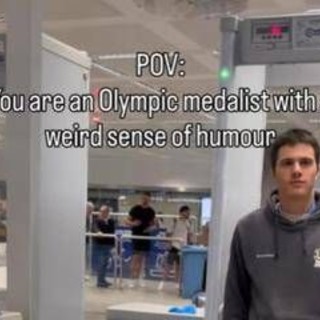 Milano Cortina, siparietto Zamfirov: fa suonare metal detector con medaglia sotto la felpa Milano Cortina, siparietto Zamfirov: fa suonare metal detector con medaglia sotto la felpa