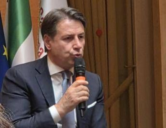 Ucraina, Conte: "Armi a Kiev provocano escalation militare"
