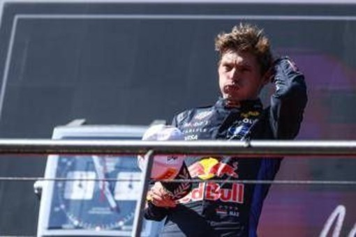 Oggi Max vs 100: orario e dove vederlo in tv Oggi Max vs 100: orario e dove vederlo in tv