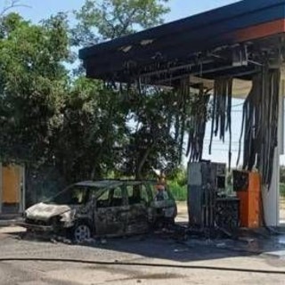 Cosenza, sopravvissuto a strage migranti: "Ho visto l'orrore, sono vivo per miracolo, è mafia del Pakistan" Cosenza, sopravvissuto a strage migranti: "Ho visto l'orrore, sono vivo per miracolo, è mafia del Pakistan"