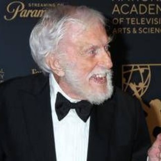 Dick Van Dyke compie 100 anni: "Non è abbastanza, si vuole vivere di più"