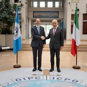Piantedosi a Lione incontra il segretario generale dell’Interpol Piantedosi a Lione incontra il segretario generale dell’Interpol