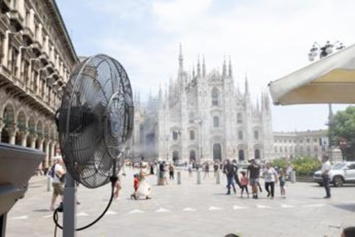 Caldo, il trucco contro l'umidità in casa usando... un cucchiaio Caldo, il trucco contro l'umidità in casa usando... un cucchiaio