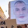 Caso Fakir, parla l'uomo che aiutò gli agenti a trattenerlo a terra: "Vivo recluso per le minacce"