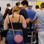 Usa, operai tranciano cavo della fibra ottica in un cantiere: voli sospesi nei principali aeroporti della costa orientale Usa, operai tranciano cavo della fibra ottica in un cantiere: voli sospesi nei principali aeroporti della costa orientale