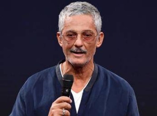 Fiorello ai giovani: "Rimboccatevi le maniche e non aspettate i governi" Fiorello ai giovani: "Rimboccatevi le maniche e non aspettate i governi"