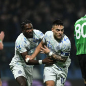 Inter travolgente a Reggio Emilia, 5-0 al Sassuolo e +8 sul Milan