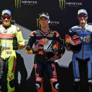 Motogp, Alex Marquez vince gara sprint a Barcellona. Sul podio Acosta e Di Giannantonio Motogp, Alex Marquez vince gara sprint a Barcellona. Sul podio Acosta e Di Giannantonio