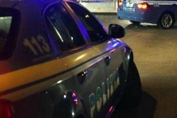 Milano, suv sfreccia a 200 all'ora e sfugge ad alt polizia: bloccato 17enne Milano, suv sfreccia a 200 all'ora e sfugge ad alt polizia: bloccato 17enne