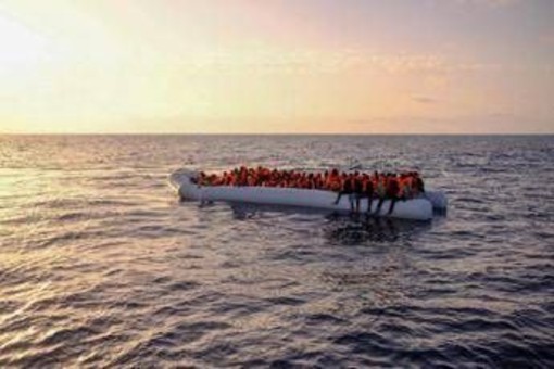 Migranti, Consulta: "Trattenimento richiedenti asilo sia conforme a Costituzione e diritto Ue" Migranti, Consulta: "Trattenimento richiedenti asilo sia conforme a Costituzione e diritto Ue"