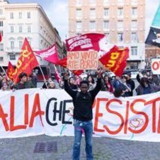 Referendum, vince il No con il 53,3%. Meloni: "Rispettiamo voto". Schlein esulta: "Fermata riforma sbagliata". Centrosinistra in festa a Roma - La diretta