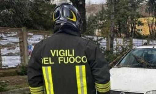 Maltempo oggi in Sicilia, Sardegna e Calabria: allerta rossa e scuole chiuse Maltempo oggi in Sicilia, Sardegna e Calabria: allerta rossa e scuole chiuse