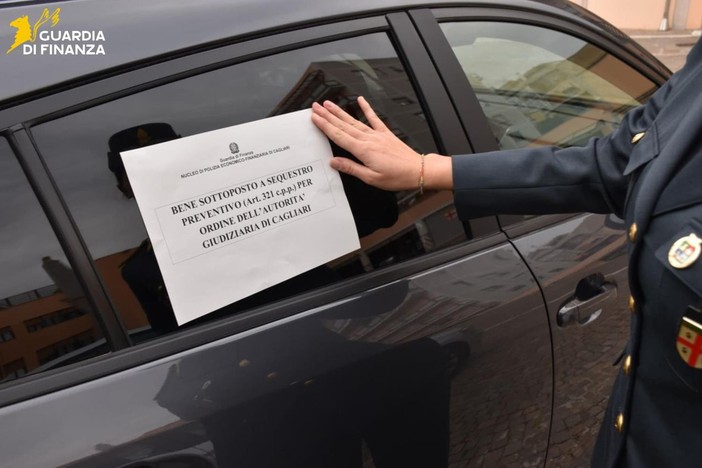 Fatture false per 1,6 mln di euro a Cagliari, sequestrati beni per 800mila euro