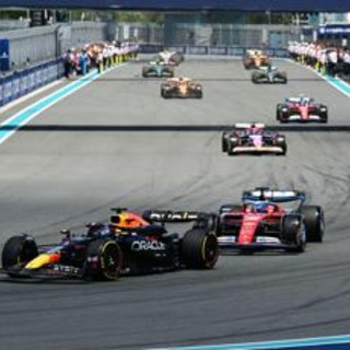 F1 Gp Miami, Verstappen vince gara Sprint davanti a Leclerc e Perez