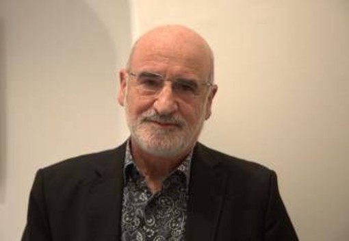 Capri celebra Aramburu con il Premio Malaparte, lo scrittore: "Letteratura antidoto alla brutalità"