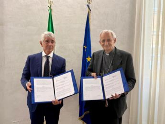Firmato protocollo d'intesa tra Abodi e Zuppi per la riqualificazione degli oratori nelle aree disagiate Firmato protocollo d'intesa tra Abodi e Zuppi per la riqualificazione degli oratori nelle aree disagiate