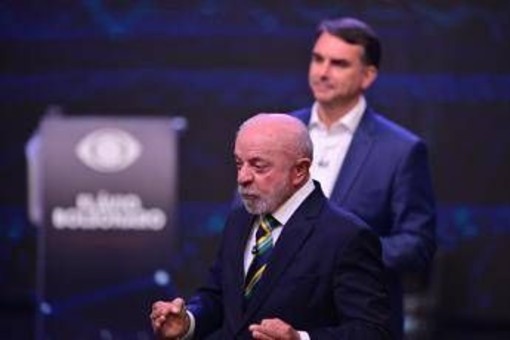 "Clown", "corrotto": in Brasile il duello tv tra Lula e Bolsonaro Jr "Clown", "corrotto": in Brasile il duello tv tra Lula e Bolsonaro Jr