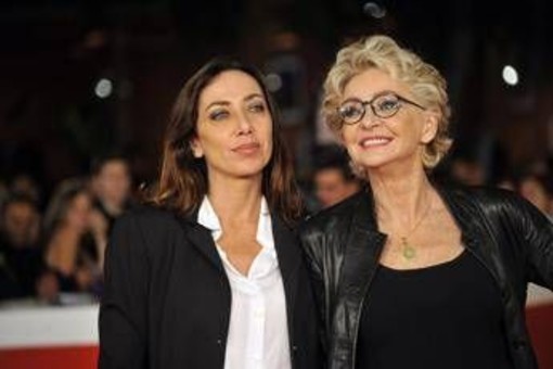 Enrica Bonaccorti e la malattia: "Non ho tantissime speranze". La figlia: "Vinciamo" Enrica Bonaccorti e la malattia: "Non ho tantissime speranze". La figlia: "Vinciamo"