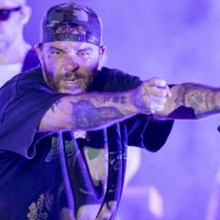 Salmo mostra una cicatrice sul viso: "Ho un cancro della pelle"