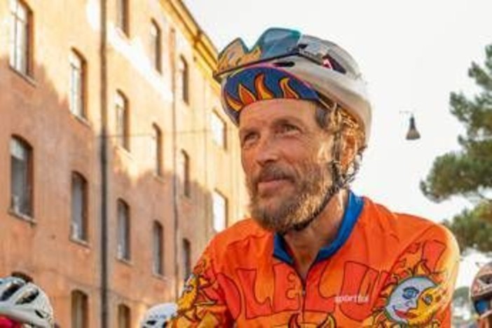 Jovanotti in Basilicata, dal Cucù nei Sassi di Matera al concerto improvvisato nella Rabatana di Tursi Jovanotti in Basilicata, dal Cucù nei Sassi di Matera al concerto improvvisato nella Rabatana di Tursi