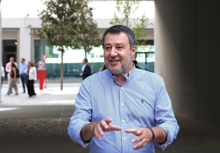Salvini a Pontida “Proporrò congresso straordinario a ottobre, uniti si vince” Salvini a Pontida “Proporrò congresso straordinario a ottobre, uniti si vince”