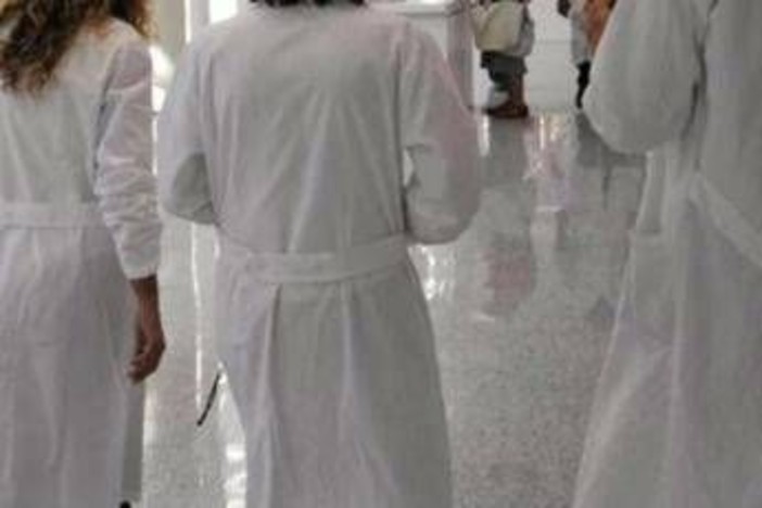 Boom di epatite A in Campania, come si prende e sintomi Boom di epatite A in Campania, come si prende e sintomi