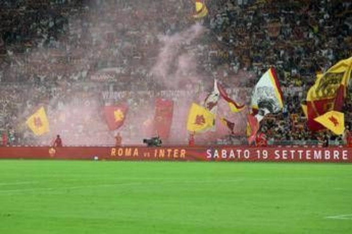 Saluti romani in curva Sud durante Roma-Atalanta all'Olimpico: 14 identificati Saluti romani in curva Sud durante Roma-Atalanta all'Olimpico: 14 identificati
