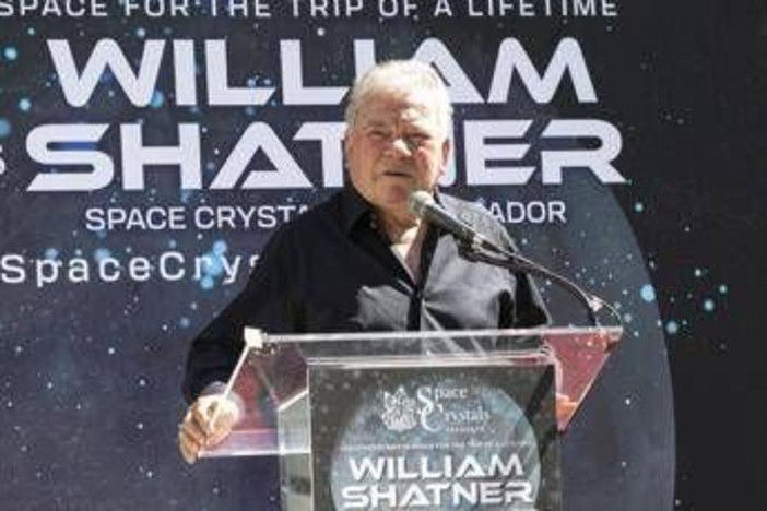 William Shatner a 95 anni stupisce tutti, il leggendario Capitano Kirk debutta nel metal William Shatner a 95 anni stupisce tutti, il leggendario Capitano Kirk debutta nel metal