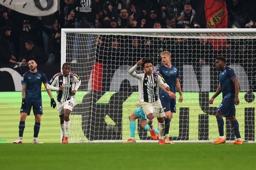 Kalulu salva la Juve e beffa la Lazio al 96°, a Torino finisce 2-2 Kalulu salva la Juve e beffa la Lazio al 96°, a Torino finisce 2-2