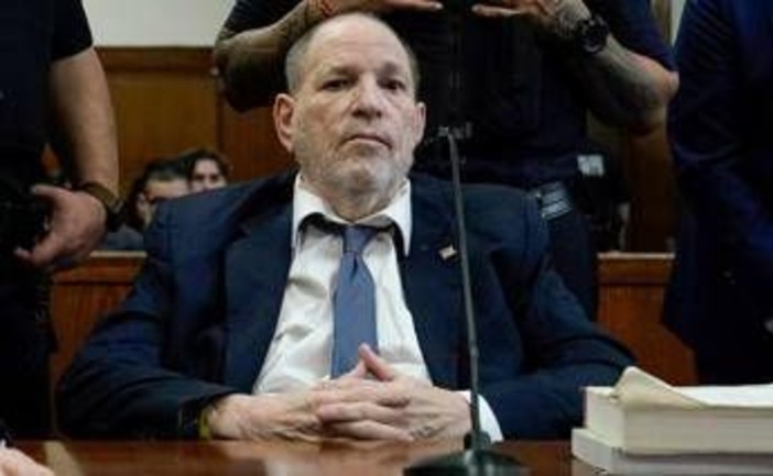 Harvey Weinstein condannato a 15 anni di carcere per violenza sessuale Harvey Weinstein condannato a 15 anni di carcere per violenza sessuale