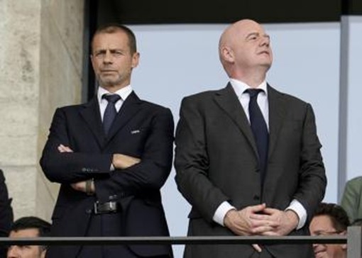 Uefa compatta: "Le 55 federazioni boicottano le competizioni Fifa finchè non ci sarà un passo indietro" Uefa compatta: "Le 55 federazioni boicottano le competizioni Fifa finchè non ci sarà un passo indietro"