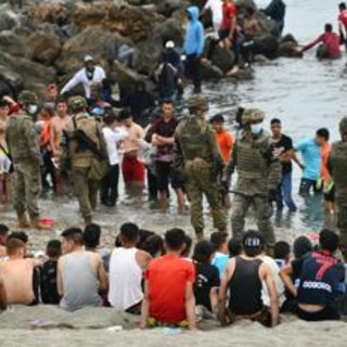 Ceuta, allarme del sindaco Vivas: "Un'invasione, e non è finita" Ceuta, allarme del sindaco Vivas: "Un'invasione, e non è finita"