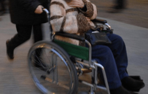 "Mio padre invalido al 100%, ma gli negano indennità di accompagno": la denuncia "Mio padre invalido al 100%, ma gli negano indennità di accompagno": la denuncia