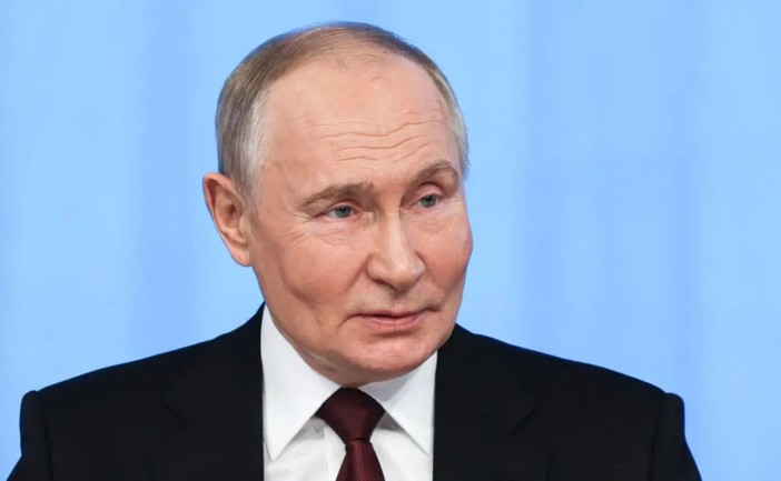 Putin “In Ucraina avanziamo, ma siamo pronti ad una soluzione pacifica” Putin “In Ucraina avanziamo, ma siamo pronti ad una soluzione pacifica”