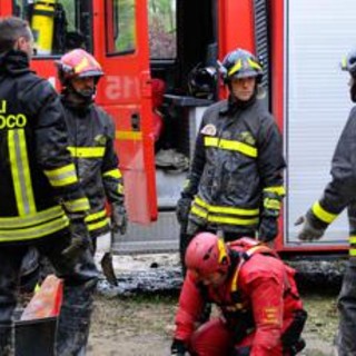 Ciclista travolto dalla piena di un torrente nel Biellese: ricerche in corso